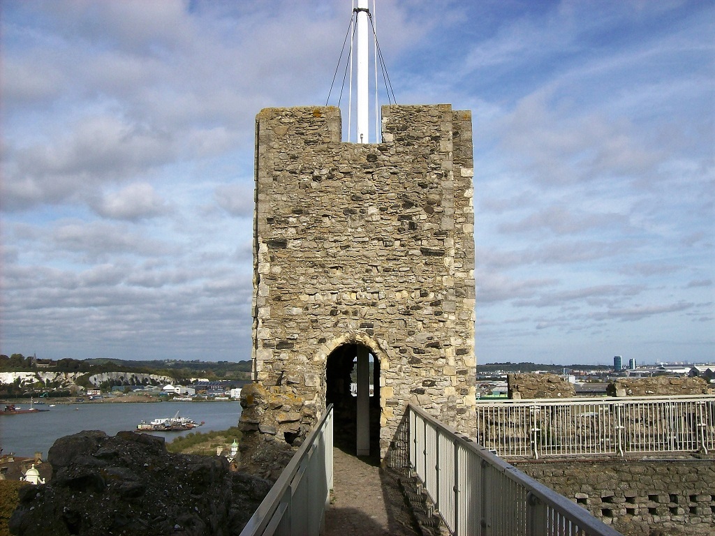 Corner turret